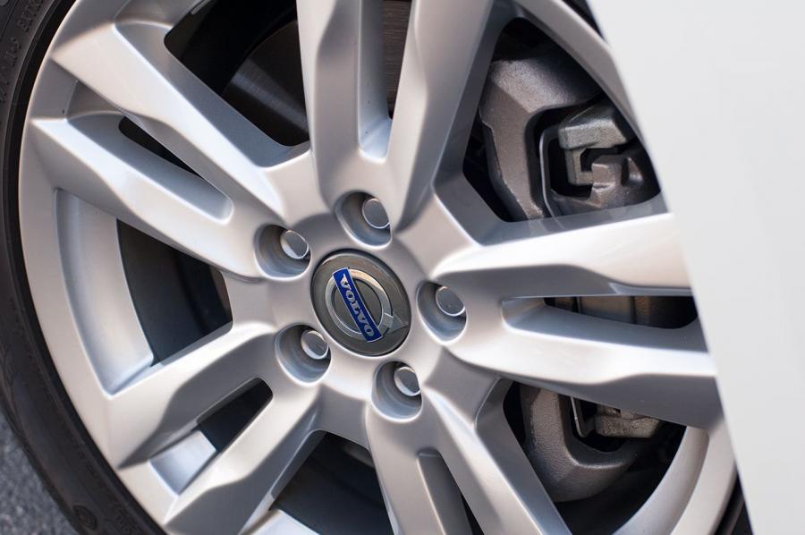  Volvo S60 T5 AWD 2012 года  (фото 8 из 11)